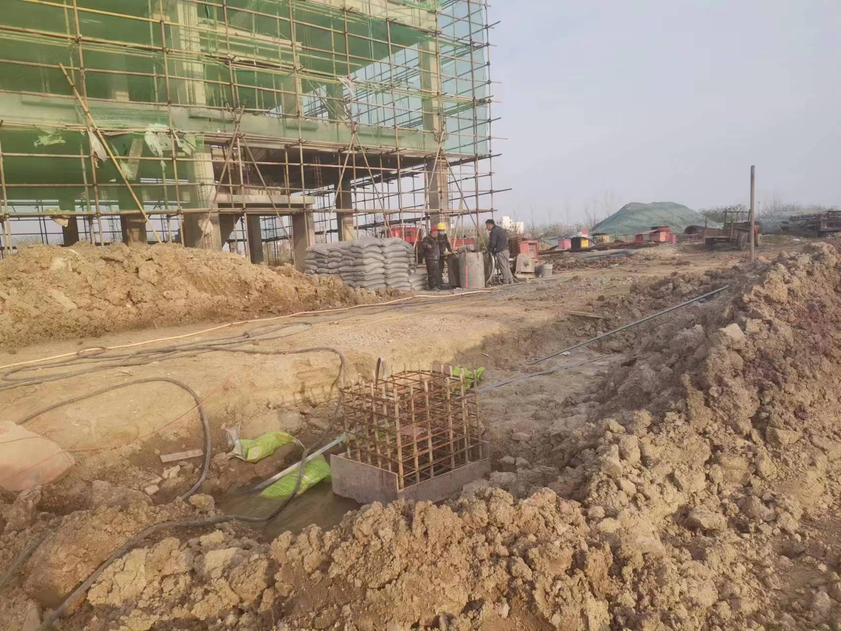 八所镇当桥梁出现裂缝的时候应该及时加固修补